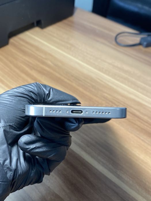 iPhone 16 Pro Max • 1 TB • Natural Titanium