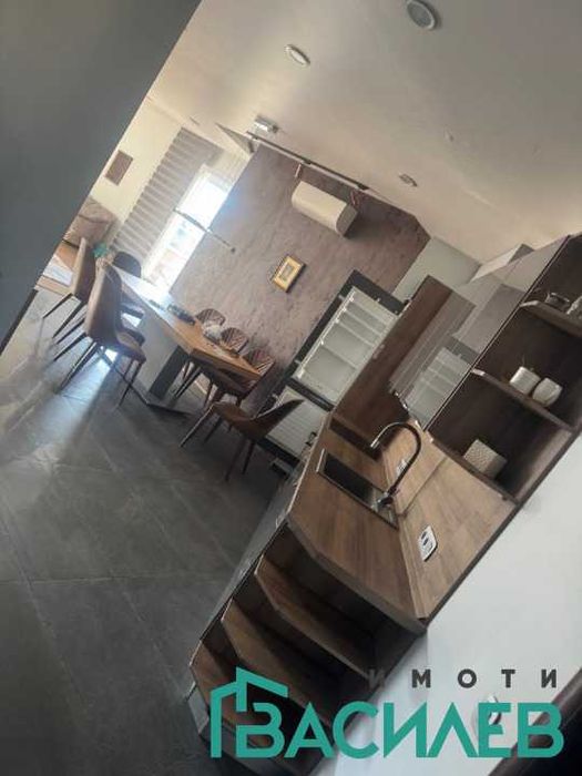 Продава се Тристаен апартамент в София, Център - 132 кв.м за 1237 €/кв.м - Снимка #2