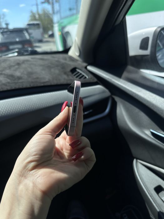 Iphone 15 88% акб