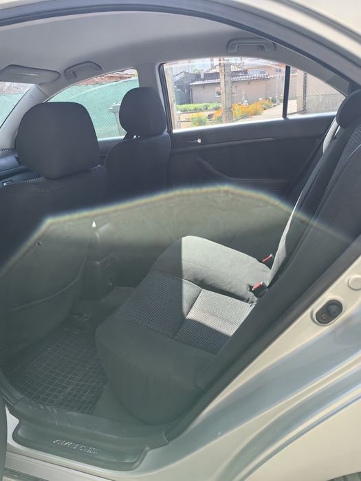 Продавам Тойота Авенсис 2004 г