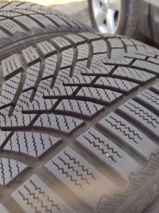 Перфектни 4бр.235/35/19 Semperit dot4418