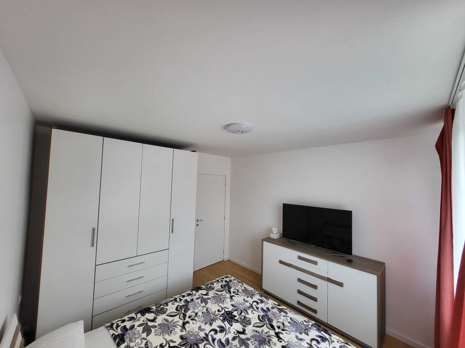 Închiriez apartament