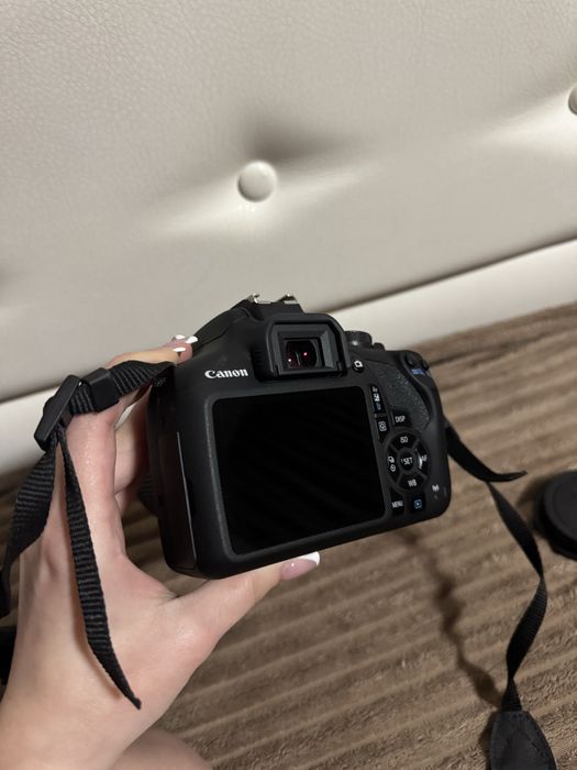 Камера кэнон 2000d