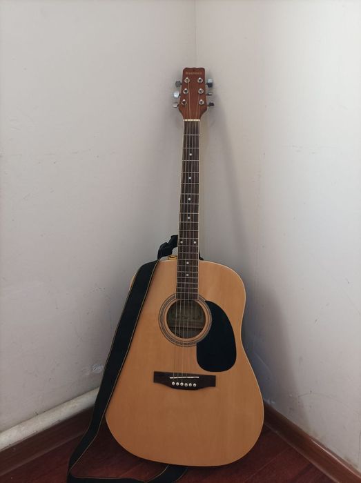 41-razmer Ekvalayzerli Martinez akustik gitara