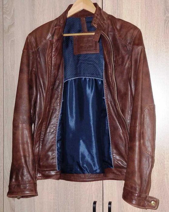 Кожено яке на испанската марка Massimo Dutti