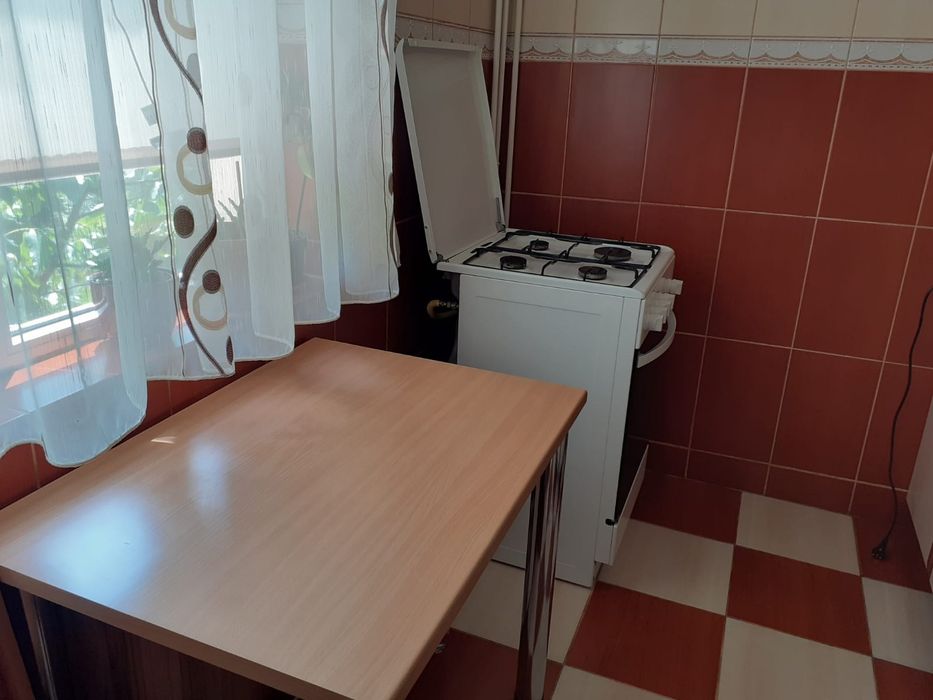 Inchiriez garsoniera