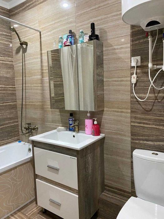 Продается евро 3 комн Саина,36а