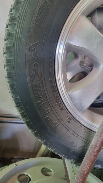 Шины с дисками оригинал от Прадо.