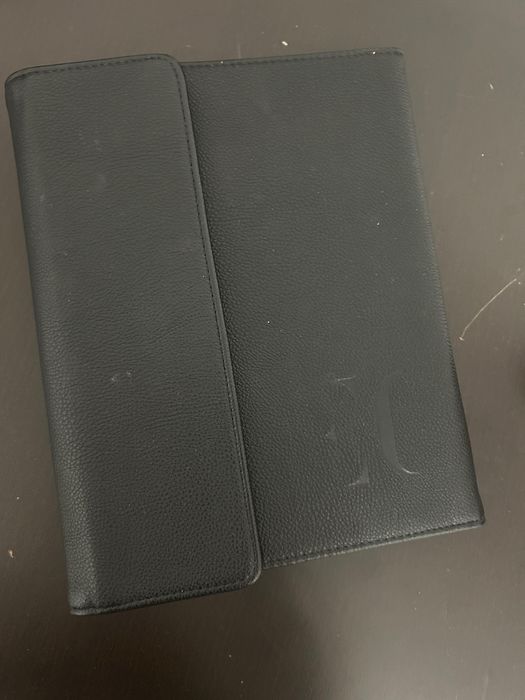 Продам папку с пробниками Impireo