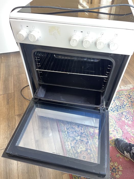 Cuptor cu plita electrica