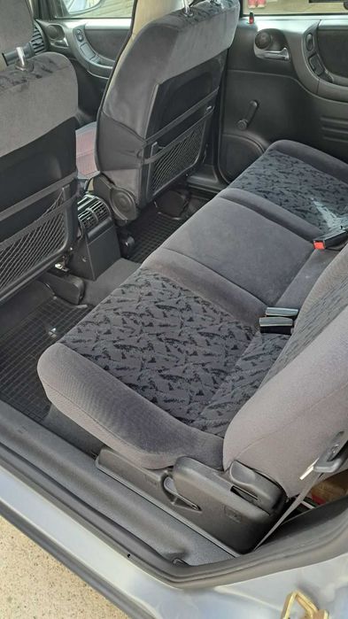 Автомобил Opel Zafira