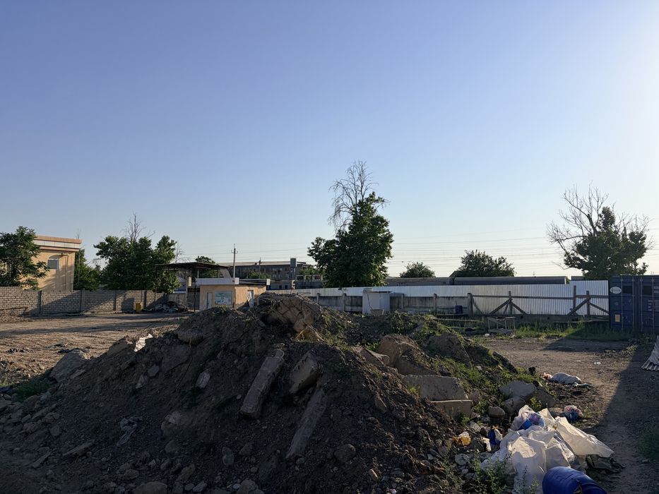 Sirdaryo shahar 25/13 yaqinida Noturar bino sotiladi