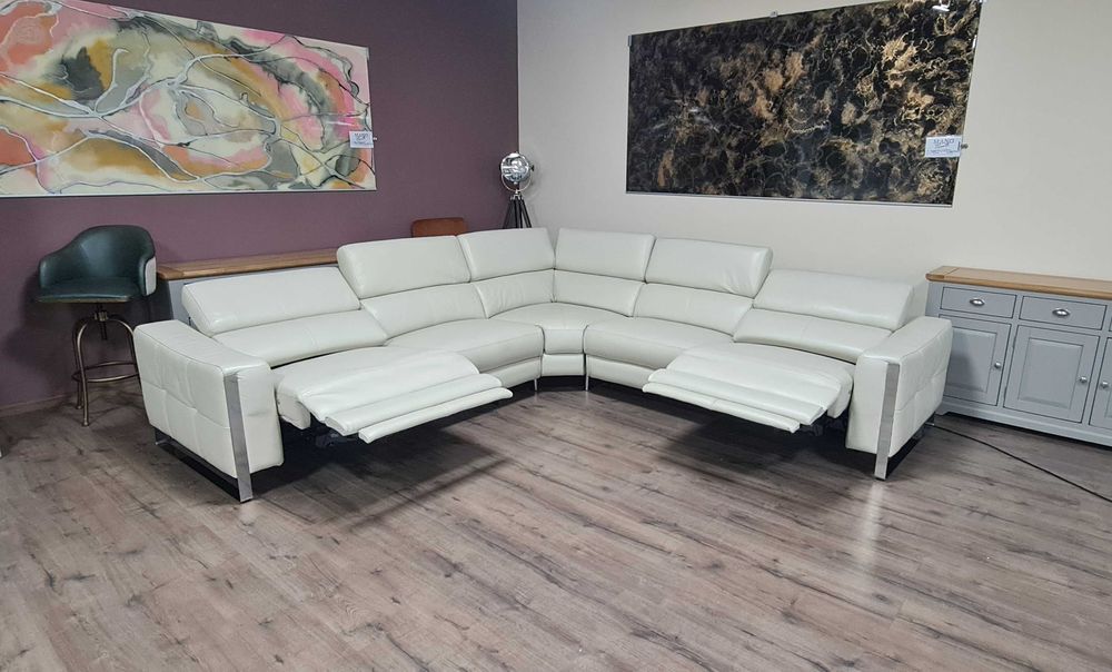 Дизайнерски кремав ъглов диван Torres с електрически релакс механизъм