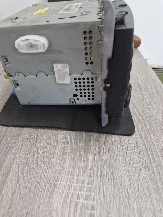 Vand  radio cd pentru mercedes c 2.2 din 2006 perfect functional