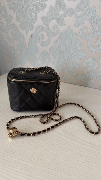 Сумочка под Chanel