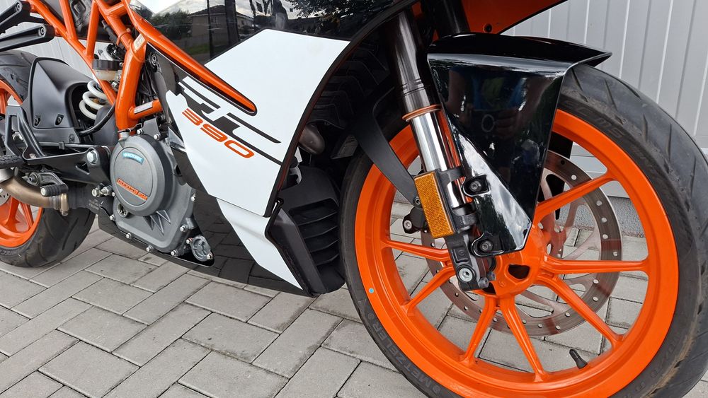 Motofly vinde KTM RC390 categ A2 numere rosii
