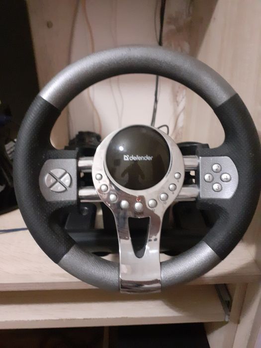 Продам руль с педалями defender