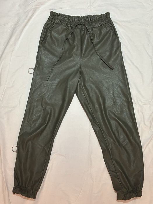 *Дамски кожен панталон*