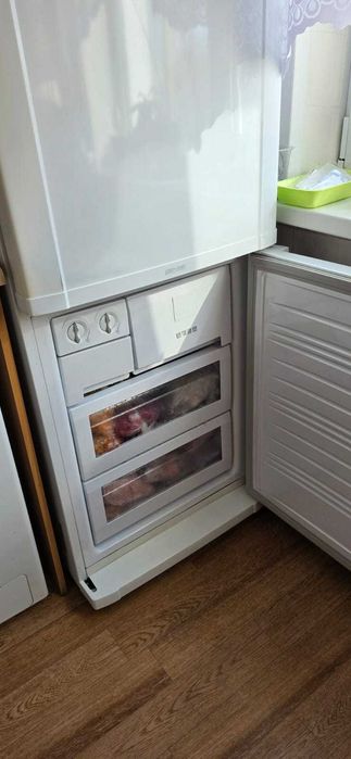 холодильник Samsung