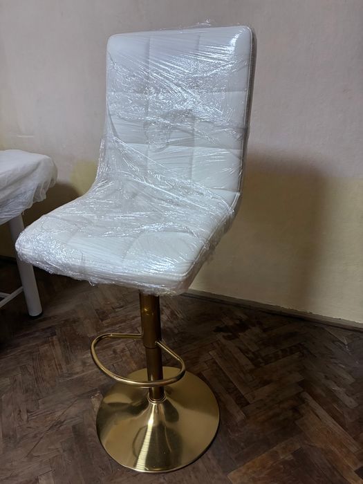Scaun de bar- piele ecologica (Stare impecabilă)