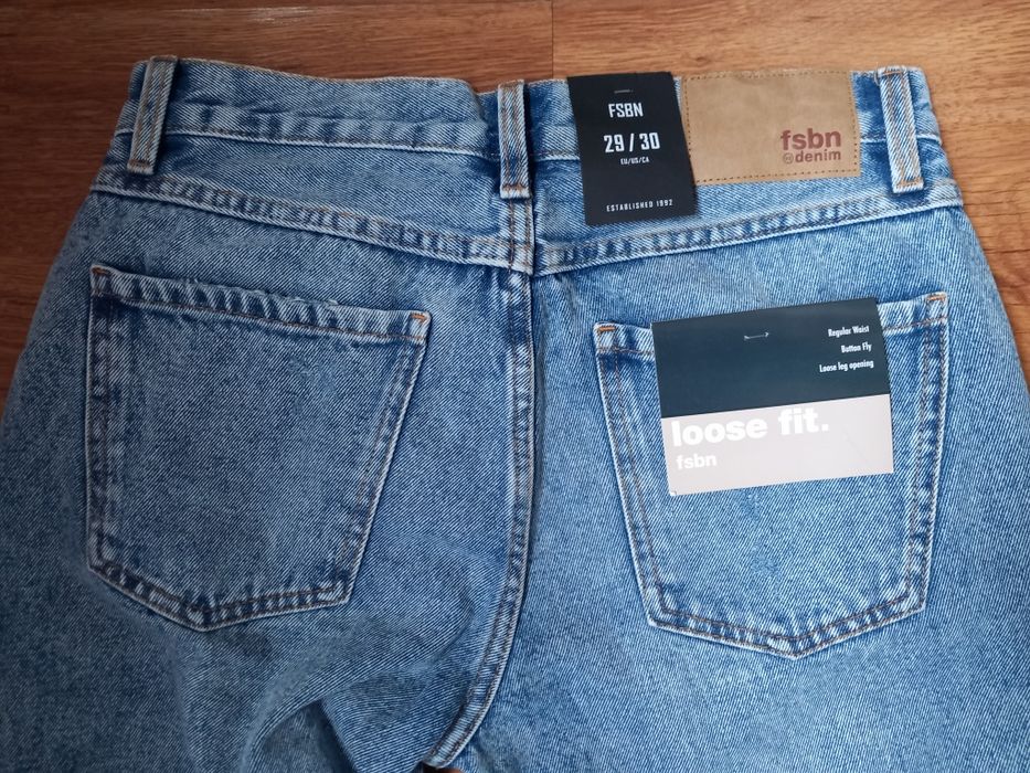 Нови мъжки дънки FSBN с накъсан ефект