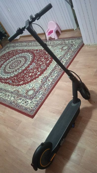 Продаю электросамокат,250 тысяч.
