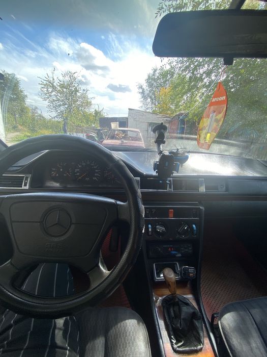 Продам мерс 124 в