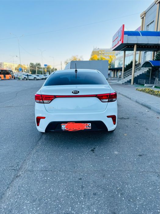 Продам автомобиль KIA RIO
