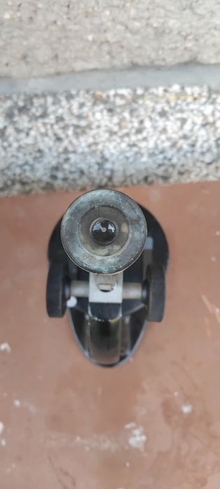 Старинен малък български микроскоп МУ-4