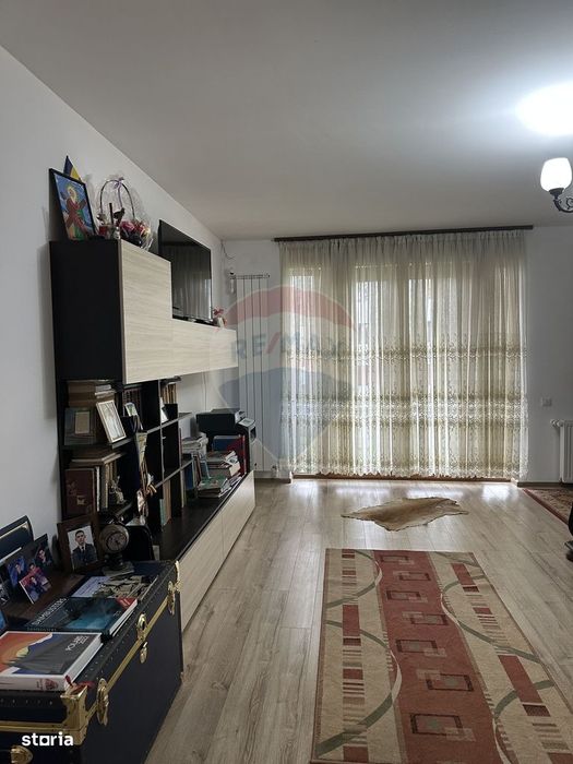 Casă / Vilă Girov Contesti