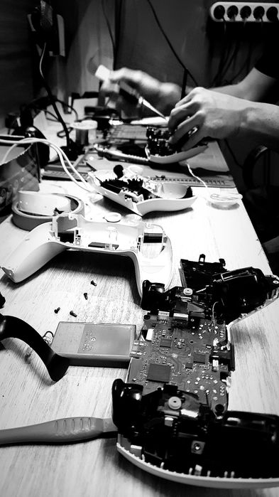 ремонт игровых приставок PS5 , джойстиков PS5