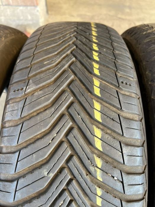 vând 4 anvelope 215/65/17 Michelin allseazon foarte bune
