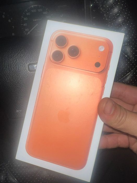 Продам 17  Айфон про макс запечатанный