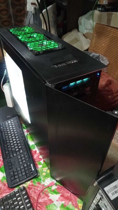 Продавам гейминг компютърна конфигурация i7