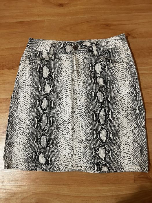 Змийска дънкова пола