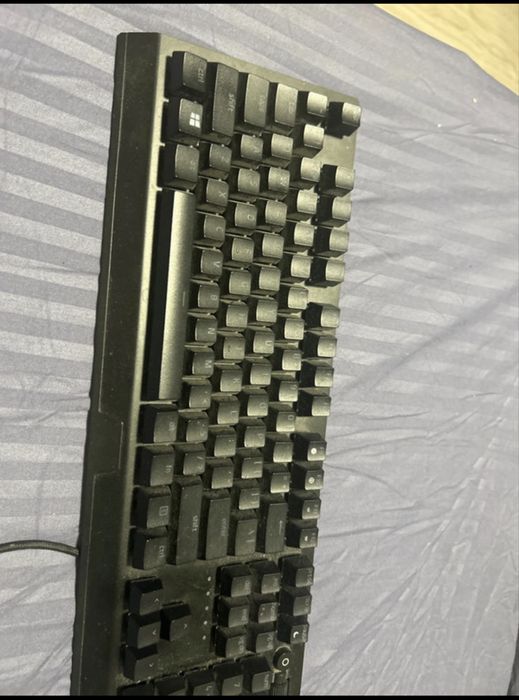 Vand laptop mouse si tastatura