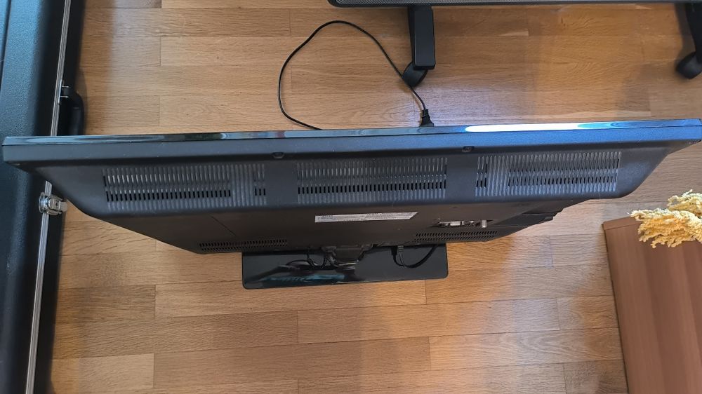 JVC LT-32VF52K телевизор