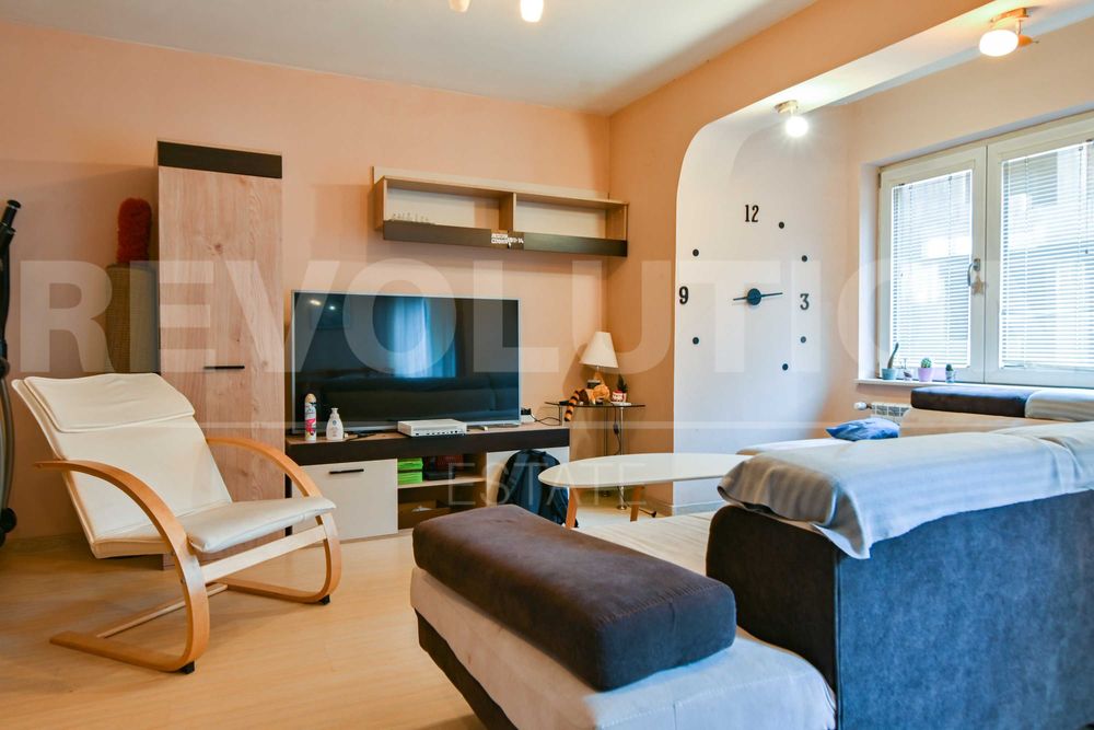 Продава се Тристаен апартамент в София, Редута - 97 кв.м за 3403 €/кв.м - Снимка #3