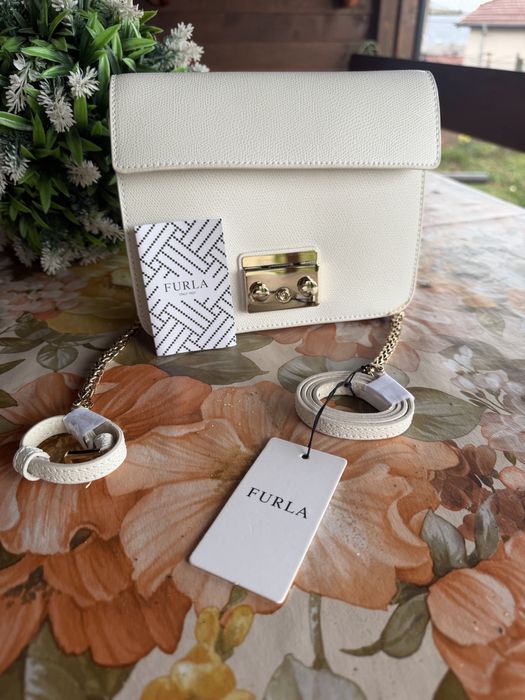 Чанта FURLA чисто нова