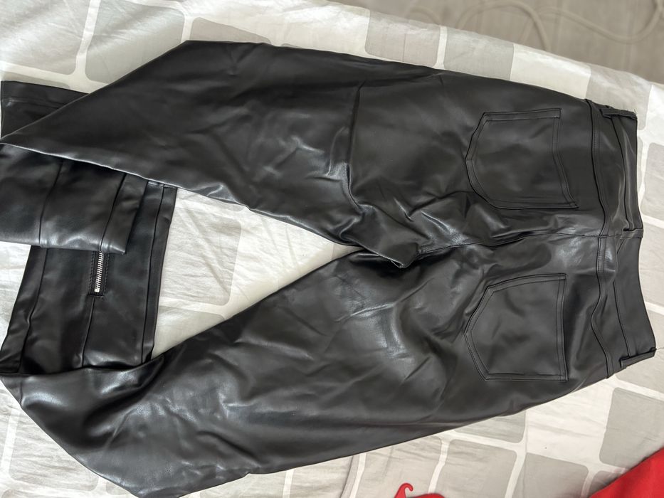 Pantaloni imitatie de piele