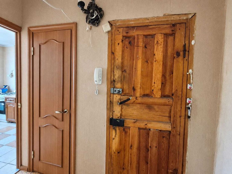Продам 3 комн квартиру у/планир.