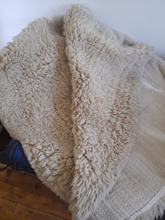 Чиста вълна ръчна  изработкоа