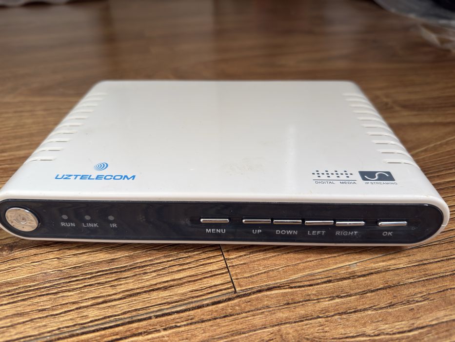 Сотилади IPTV тюнер оригинал пульти билан Зарафшон шахар