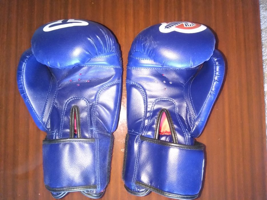 Перчатки боксерские новые