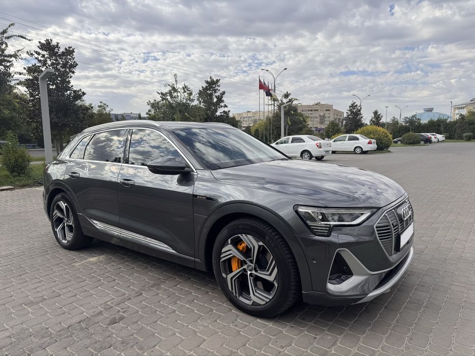 Audi e-tron 50 quattro 2021