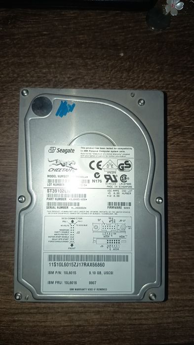 Vând componente PC vintage, ideale pentru colecţionari sau proiecte