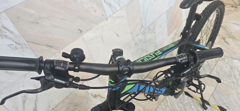 Bicicletă Mountain Bike