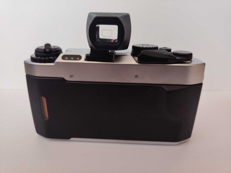 Voigtlander Bessa-L + Voigtlander Snapshot Skopar 25mm f4 + Ricoh GV-1