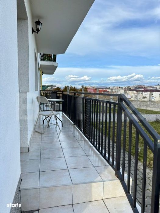 Apartament 3 camere, decomandat, curte 90 mp si 2 terase - Zona Lidl