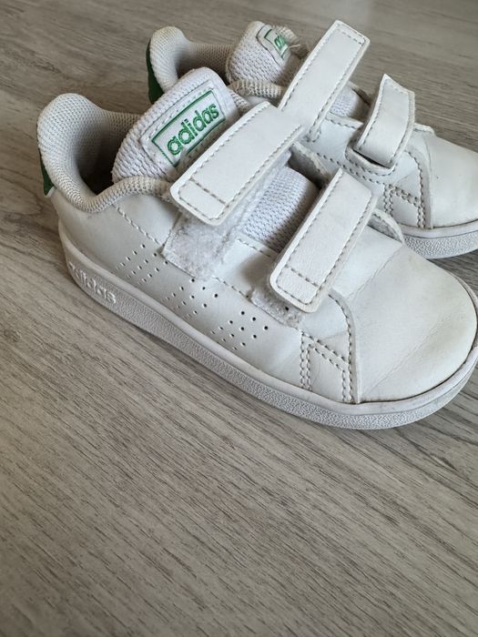 Маратонки адидас бели